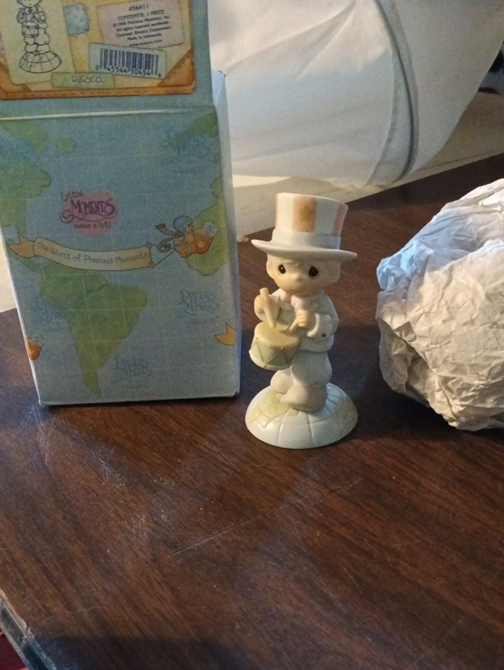 Enesco Precious Moments Collectible Base — White with Gold Lettering